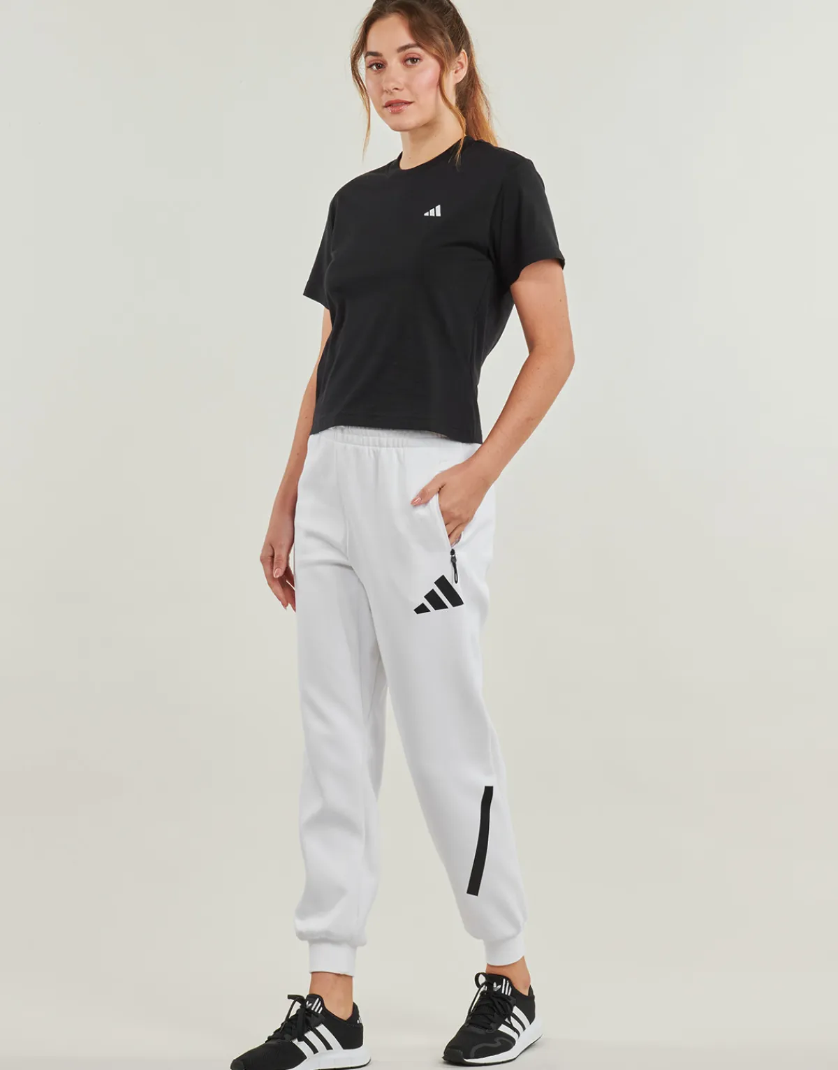 New Adidas Sportswear - Essentials Small Logo T-Shirt Noir
