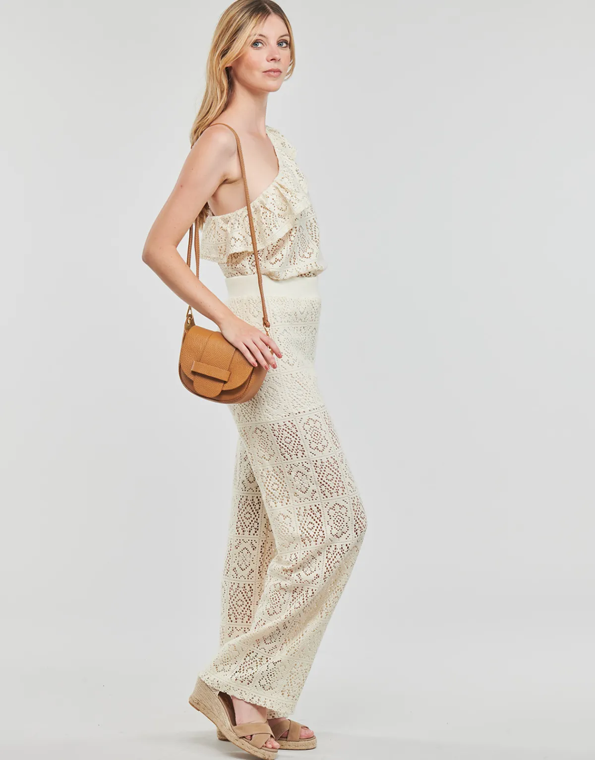 Betty London - ALISTA