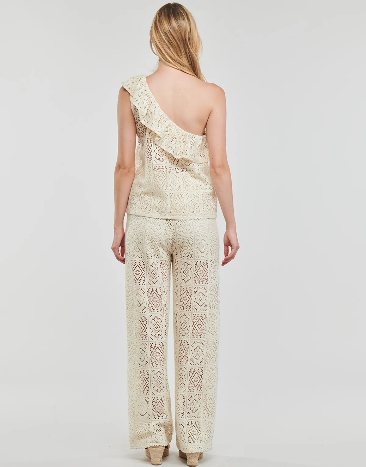 Betty London - ALISTA