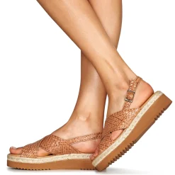 Betty London - ARAMA camel