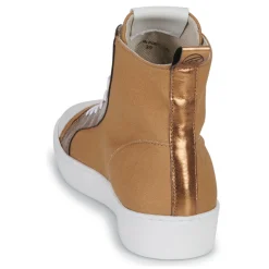 Betty London - ETOILE Hot