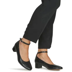 Betty London - HELEN