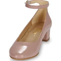 Betty London - HELEN