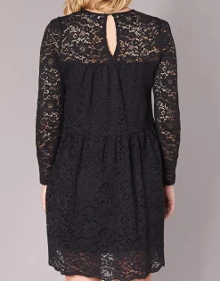 Betty London - IAOUDA Noir Online