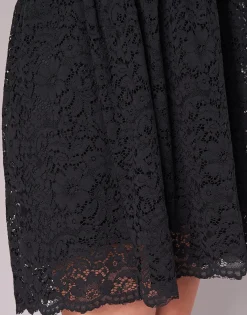 Betty London - IAOUDA Noir Online