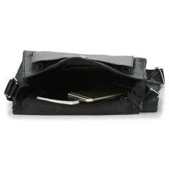 Betty London - JAULAGIRI