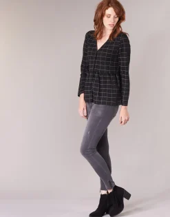 Betty London - JILIU Noir Online