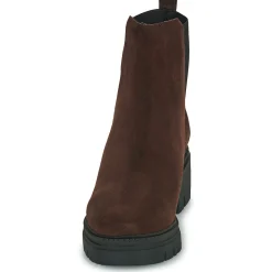 Betty London - NANOUE