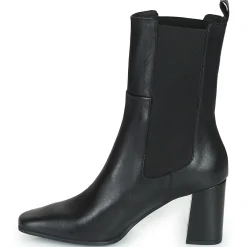 Betty London - PASTILLE