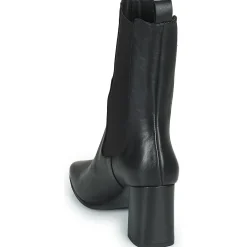 Betty London - PASTILLE