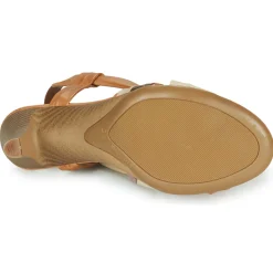 Betty London - POULOI Cognac Clearance