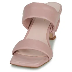 Betty London - TEODORA Nude Online