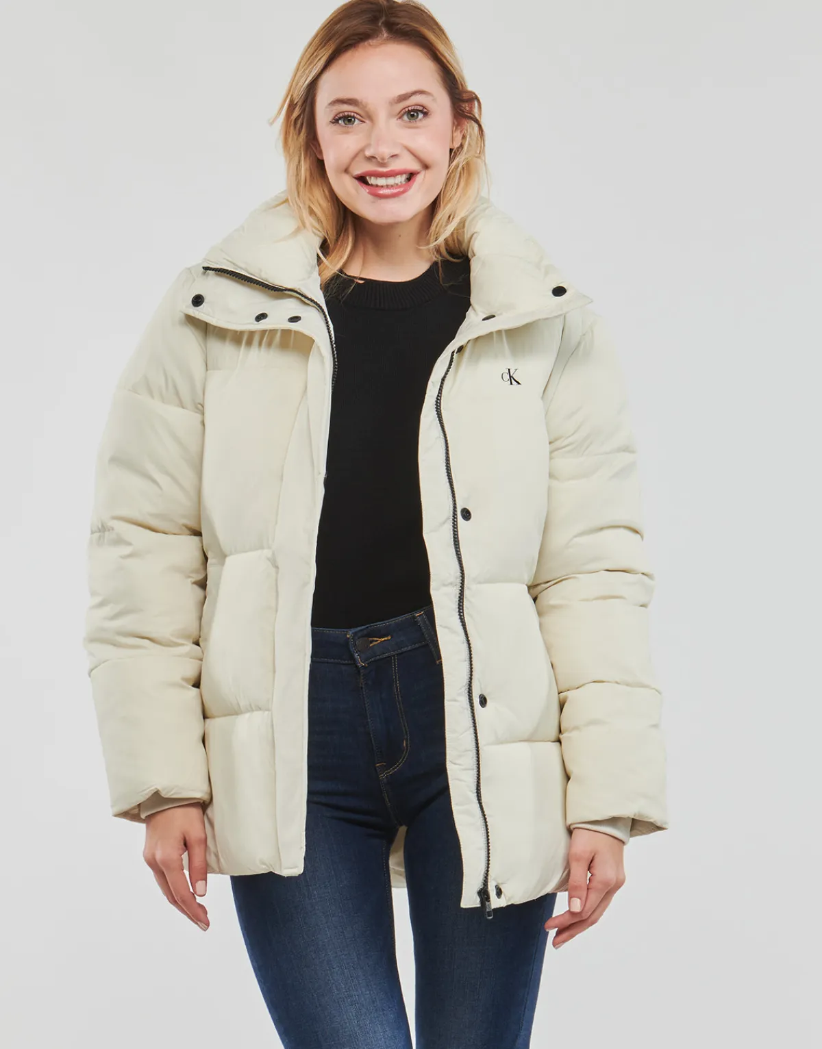 Calvin Klein Jeans - LOGO BELT WAISTED SHORT PUFFER Ecru Clearance