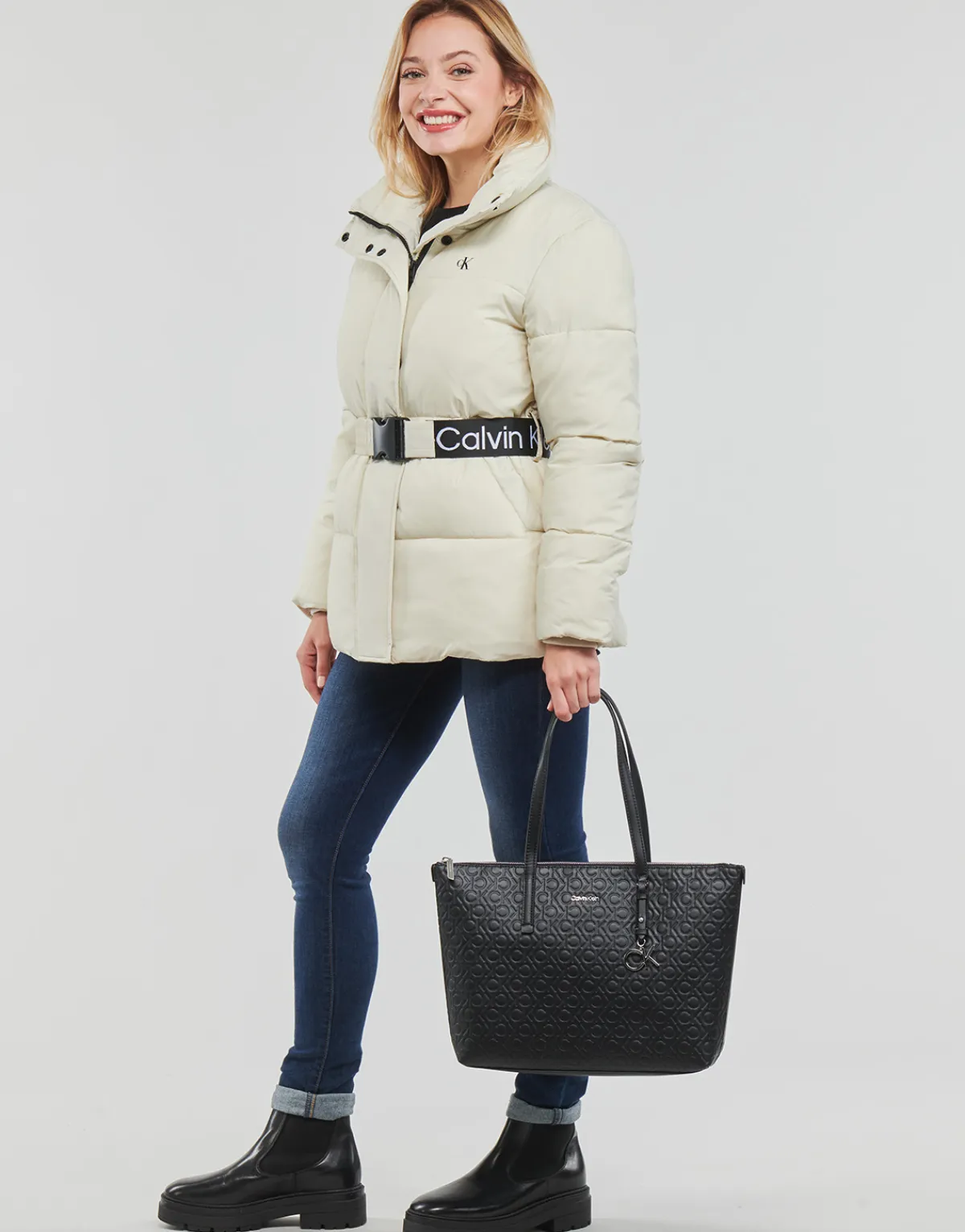 Calvin Klein Jeans - LOGO BELT WAISTED SHORT PUFFER Ecru Clearance