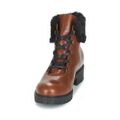 Casual Attitude - JENO Cognac Clearance