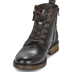 Casual Attitude - TYLIO