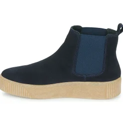 Casual Attitude - YEYE