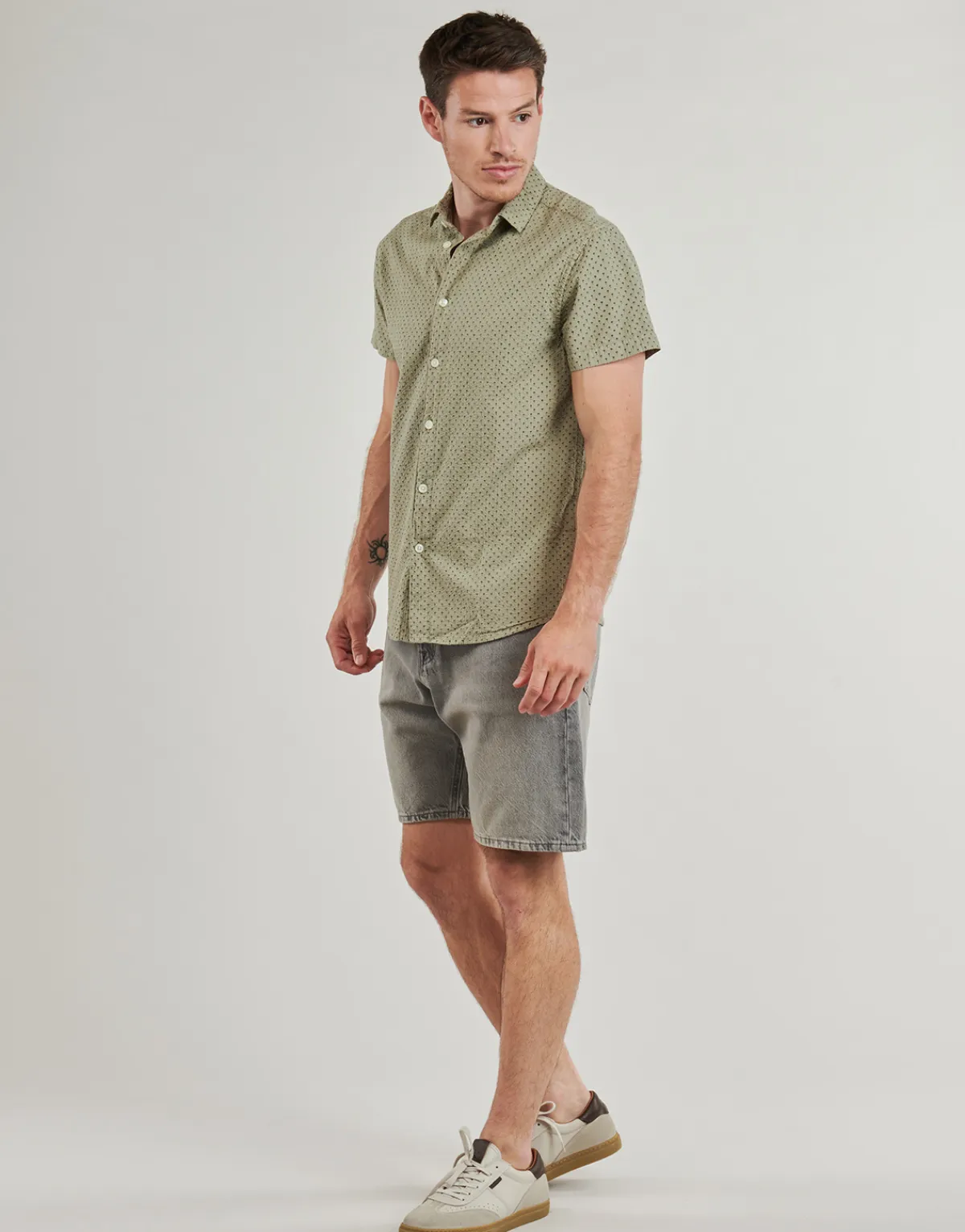 Deeluxe - PAGOS Kaki Clearance