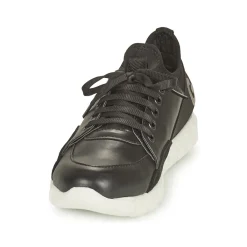 Hot Guess - SCARLETT Noir