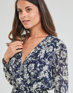 Hot Les Petites Bombes - ADELINA