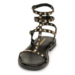 Sale Les Tropéziennes par M Belarbi - Coralie Noir