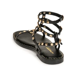 Sale Les Tropéziennes par M Belarbi - Coralie Noir