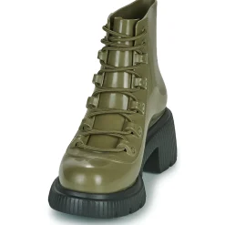 Melissa - COSMO BOOT AD