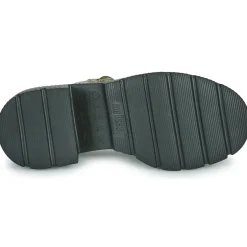 Melissa - COSMO BOOT AD