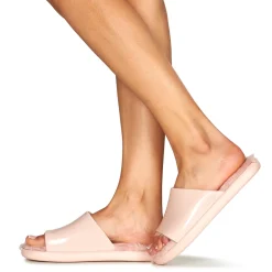 Melissa - FLUFFY SIDE AD Rose