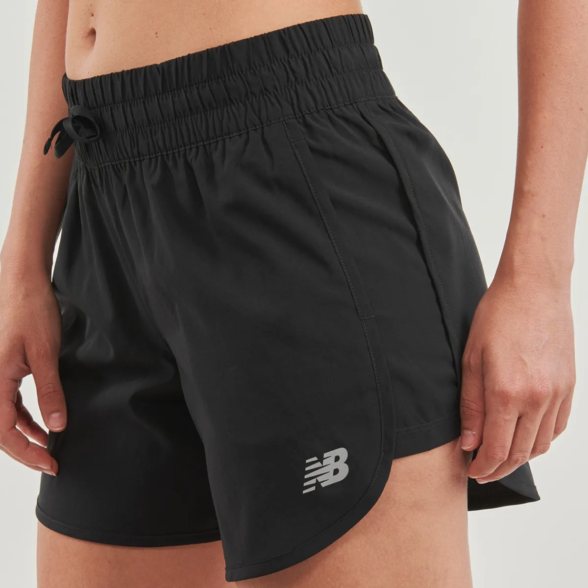 Online New Balance - CORE 5 INCH SHORT Noir