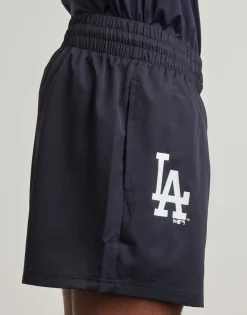 New-Era - LEAGUE ESSENTIALS SHORT Noir Hot