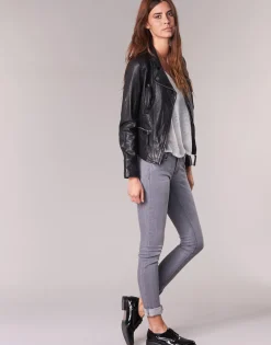 Oakwood - CAMERA Noir Sale