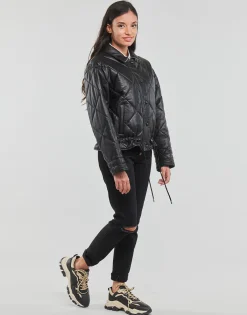 Oakwood - TRAVEL Noir New