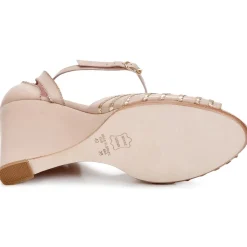 Sarah Chofakian - LA PARADE Online