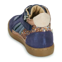 Shoo Pom - PLAY CONNECT