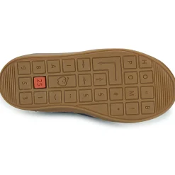 Shoo Pom - PLAY CONNECT