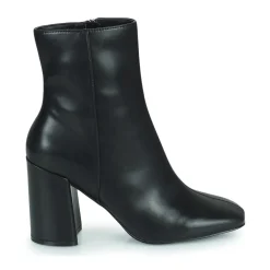 Hot Steve Madden - STREAMS Noir