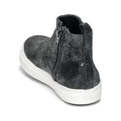 Young Elegant People - CLARITA