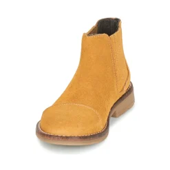 Young Elegant People - FILICIA